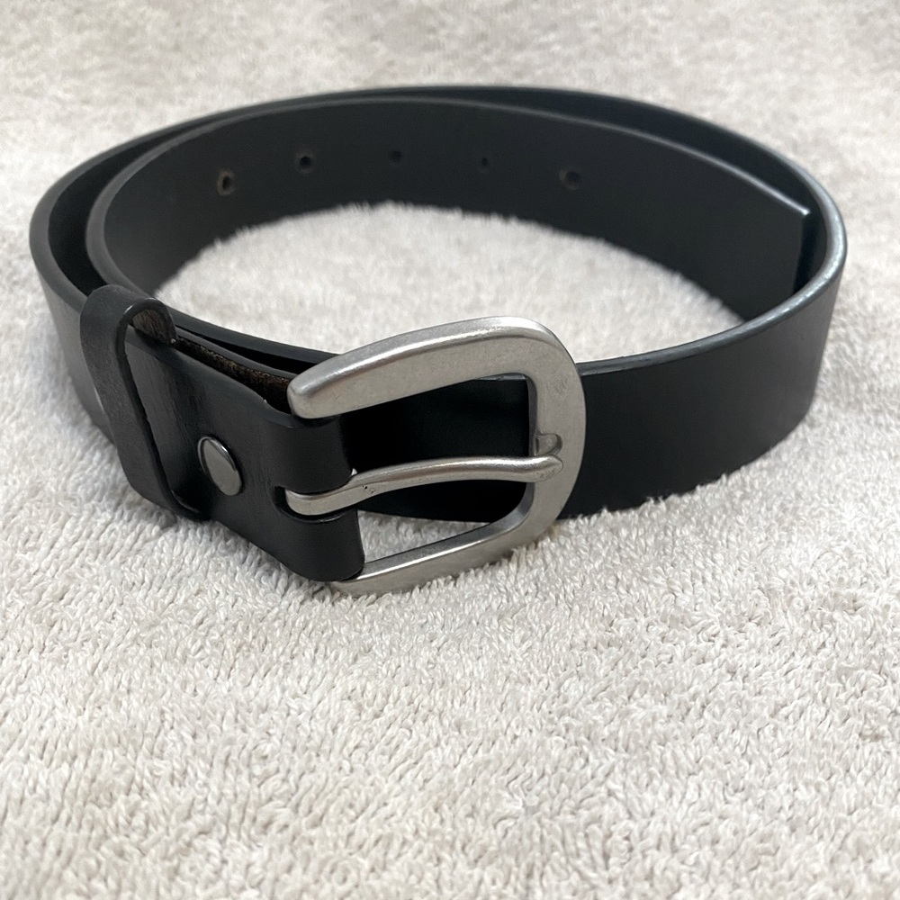 Size M/M (24-26) leather belt